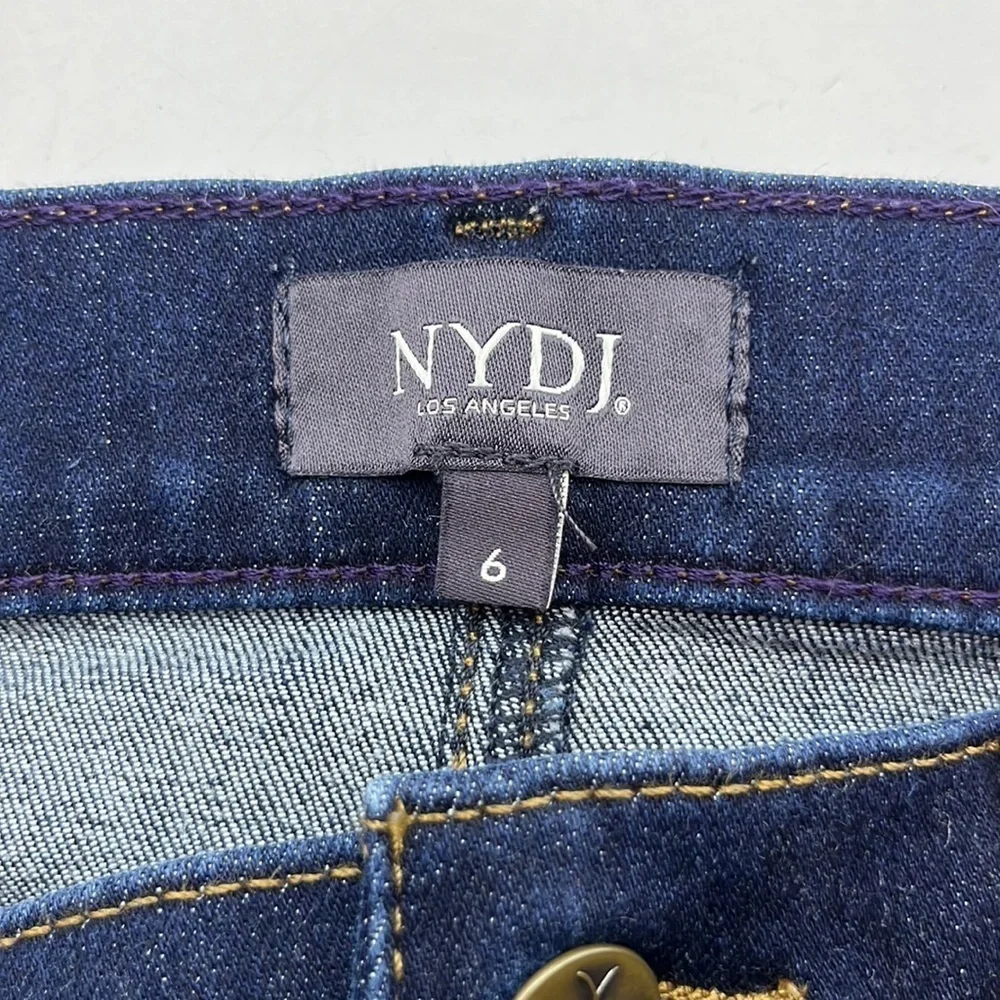 NYDJ Briella Short Size 6-SOLD - Picture 9 of 16